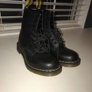 Dr Marten Boots, Ship Next Day !